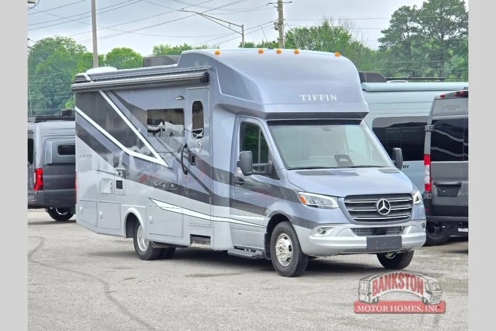 2027 Tiffin Wayfarer 25 RW - Photo 2