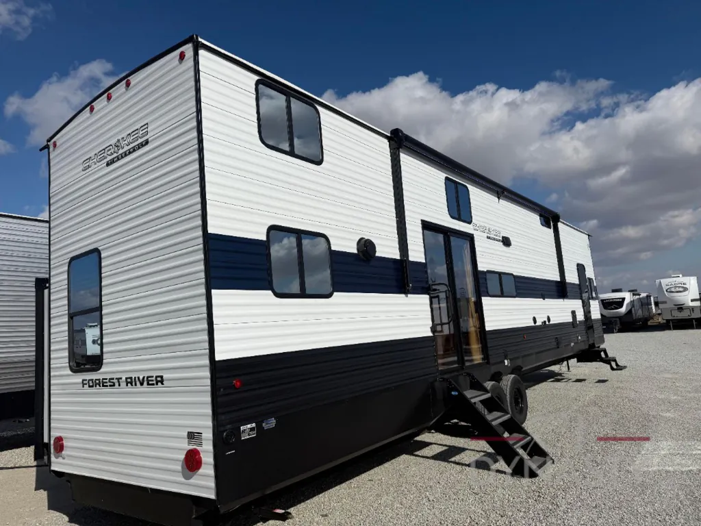 2026 Forest River Cherokee Timberwolf 39DC, Photos photo 5