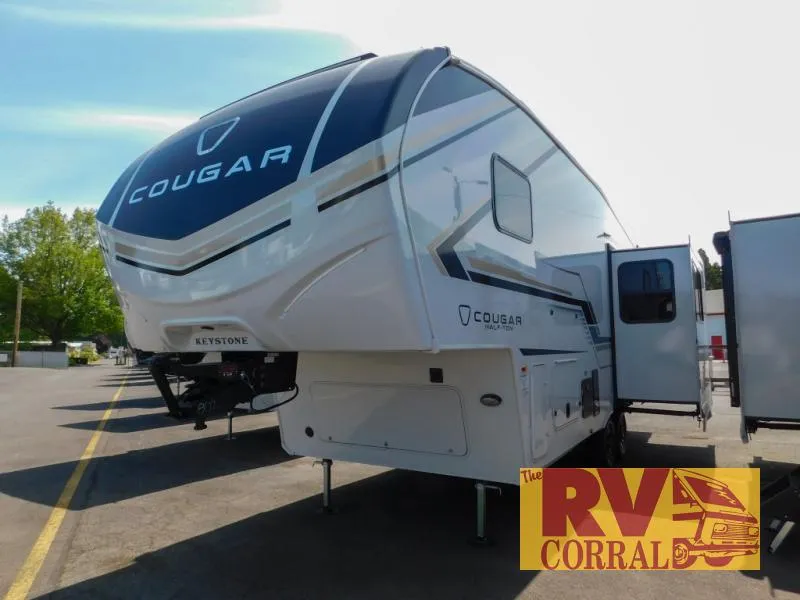 2026 Keystone RV Cougar Half-Ton 23MLE - Photo 3