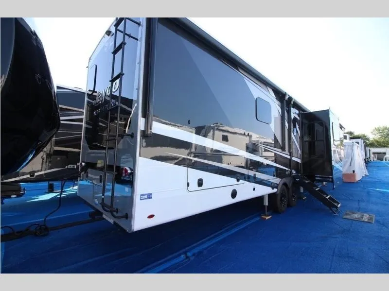 2026 Jayco North Point 382FLRB - Photo 4