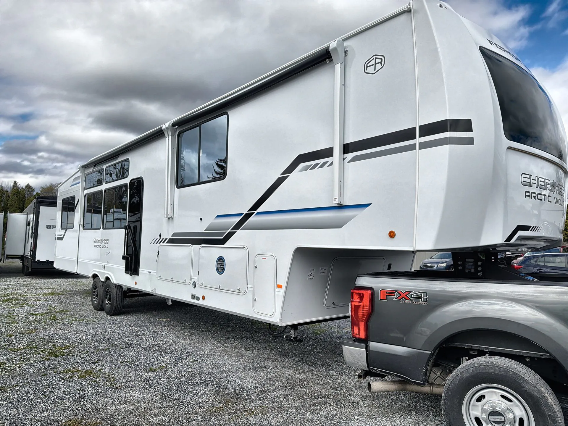 2026 Forest River Cherokee Arctic Wolf 38LEAHG - Photo 3