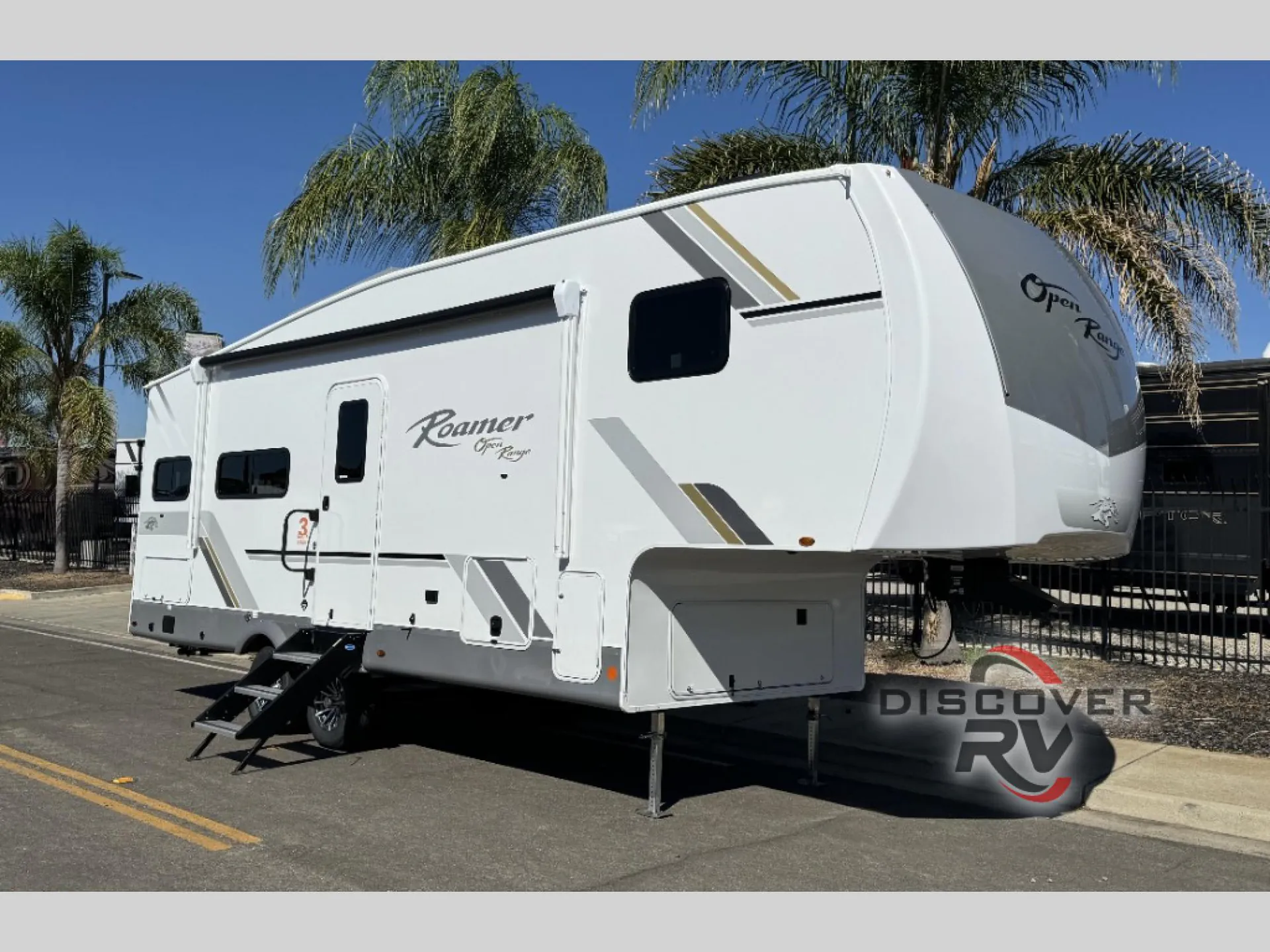 2026 Highland Ridge Roamer Light Duty 24MLDS dealer photo 1 from Discover RV