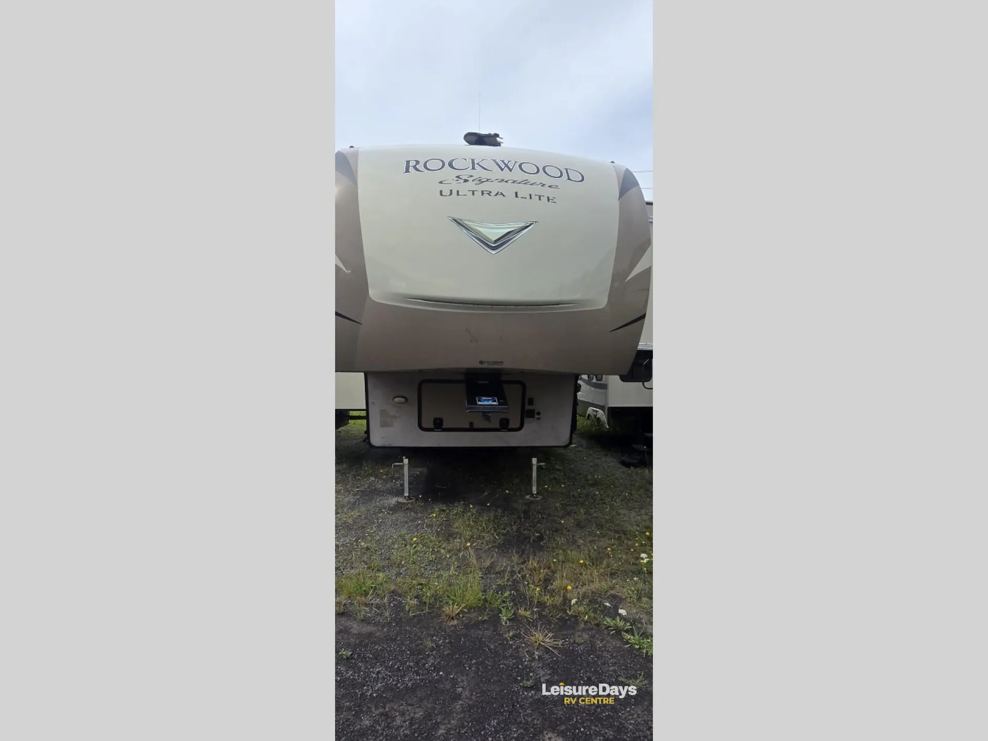 2018 Forest River Rockwood Signature Ultra Lite 8297S - Photo 3