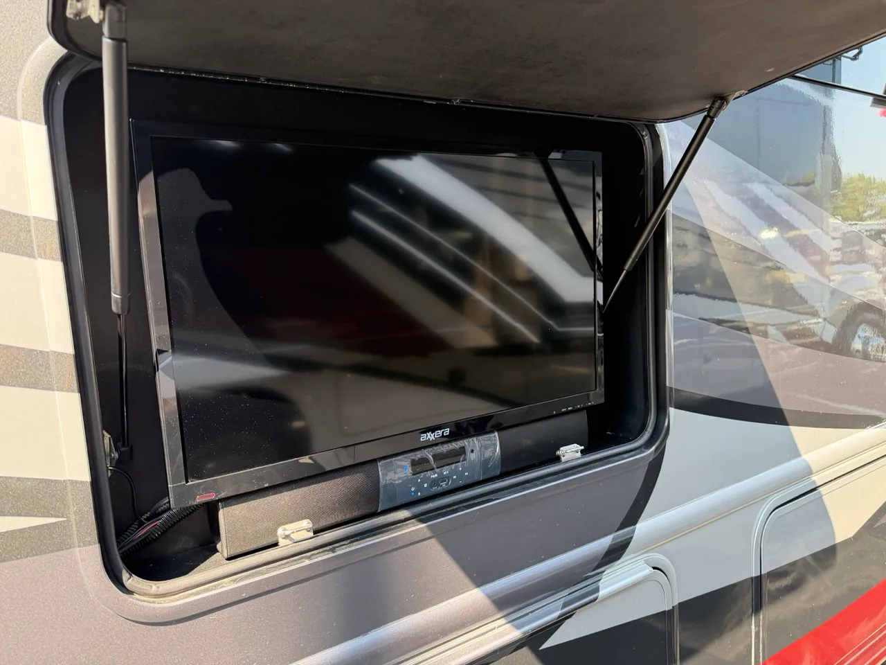 2021 Thor Motor Coach Magnitude SV34 - Photo 3