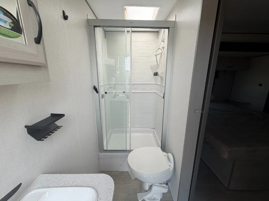 2027 Coachmen Catalina Legacy Edition 333DBDSCK, Photos photo 30