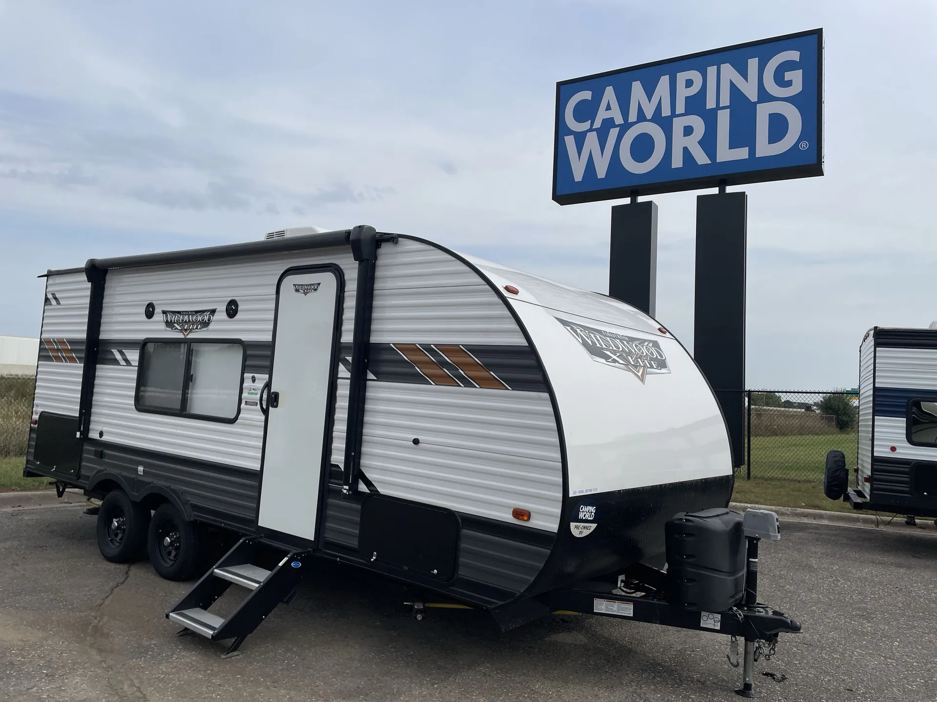 2022 Forest River Wildwood X-Lite 19DBXL - Photo 2
