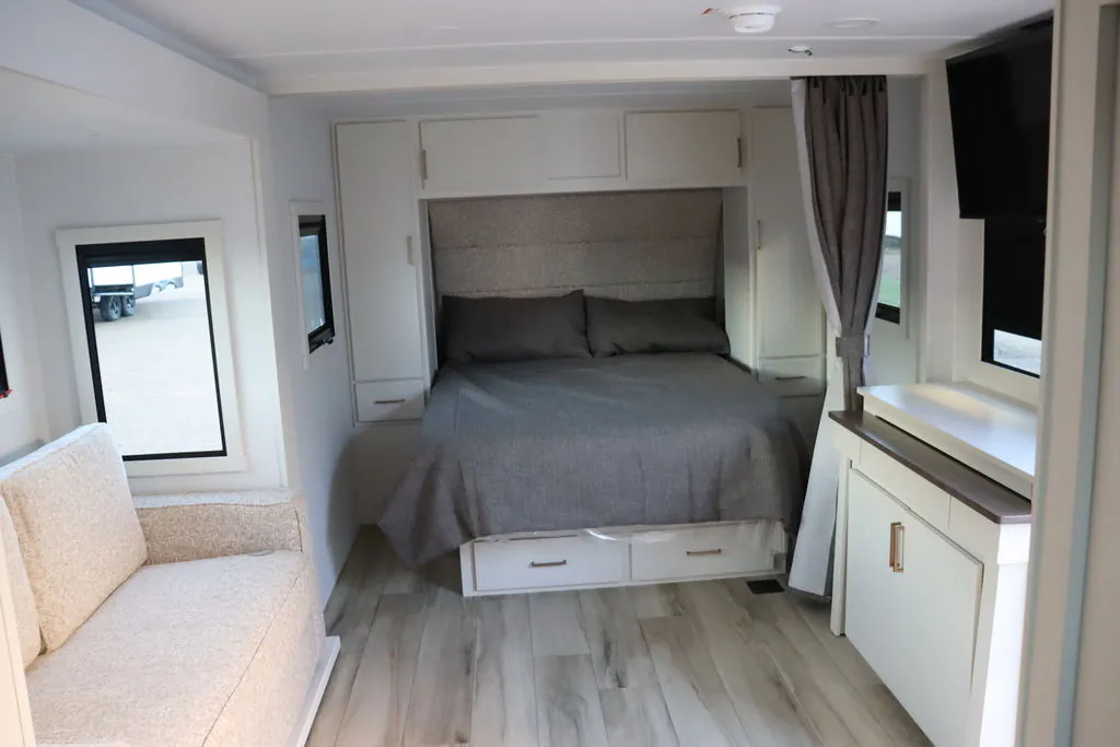 2026 Brinkley Model Ix 23X, Photos photo 5