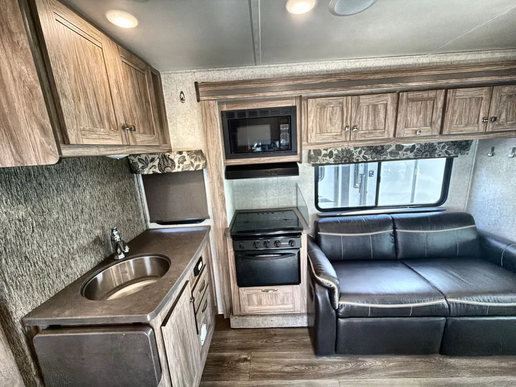 2022 Forest River Cherokee 304RK, Photos photo 13
