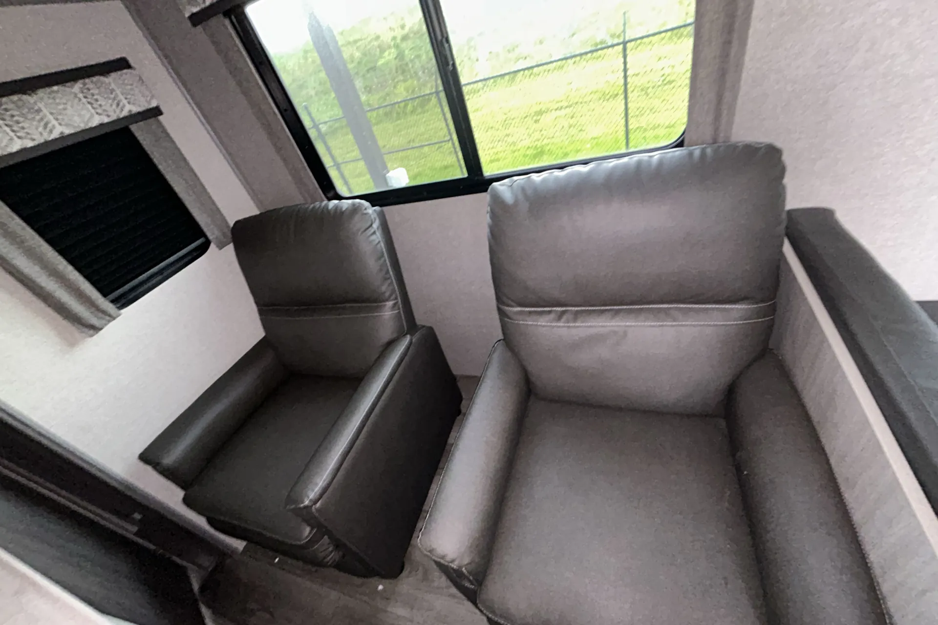 2023 Coachmen Catalina Legacy Edition 263FKDS — living area main