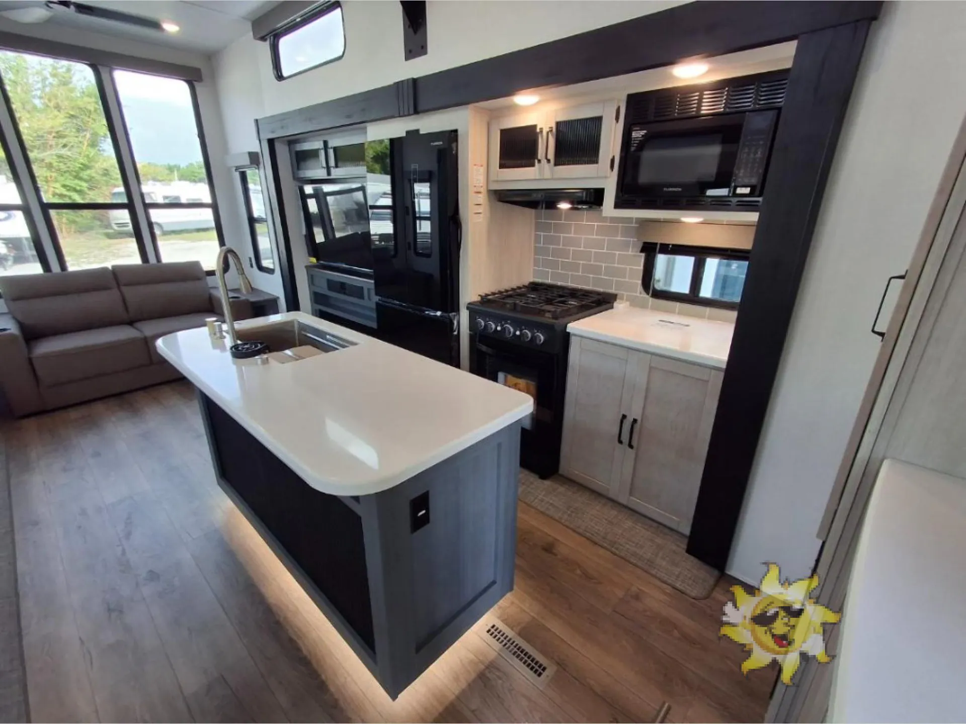 2026 Forest River Puma Vista 401RLFT - Photo 4