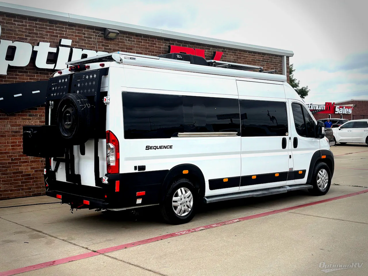 2022 Thor Motor Coach Sequence 20K - Photo 3