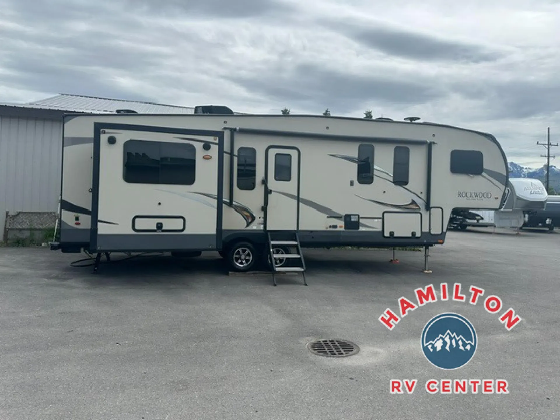 2019 Forest River Rockwood Ultra Lite 2896MB - Photo 2