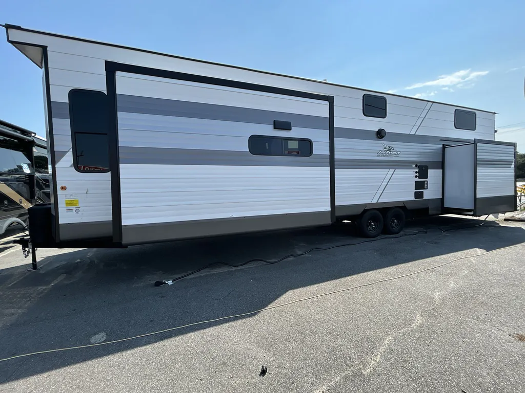 2027 Jayco Jay Flight Bungalow 401LOFT DS, Photos photo 5