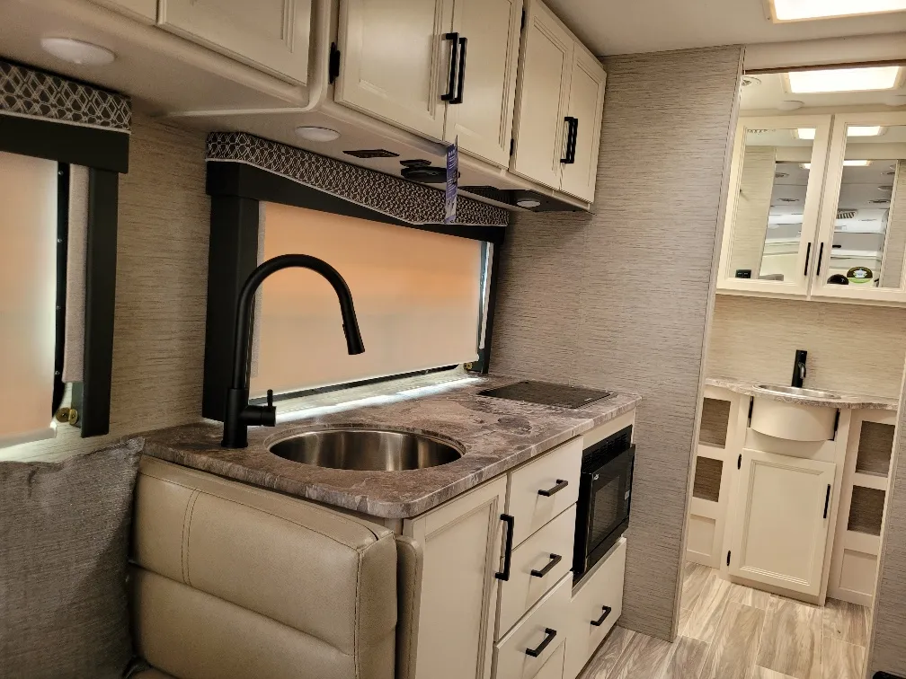 2023 Thor Motor Coach Vegas 24.3, Photos photo 12