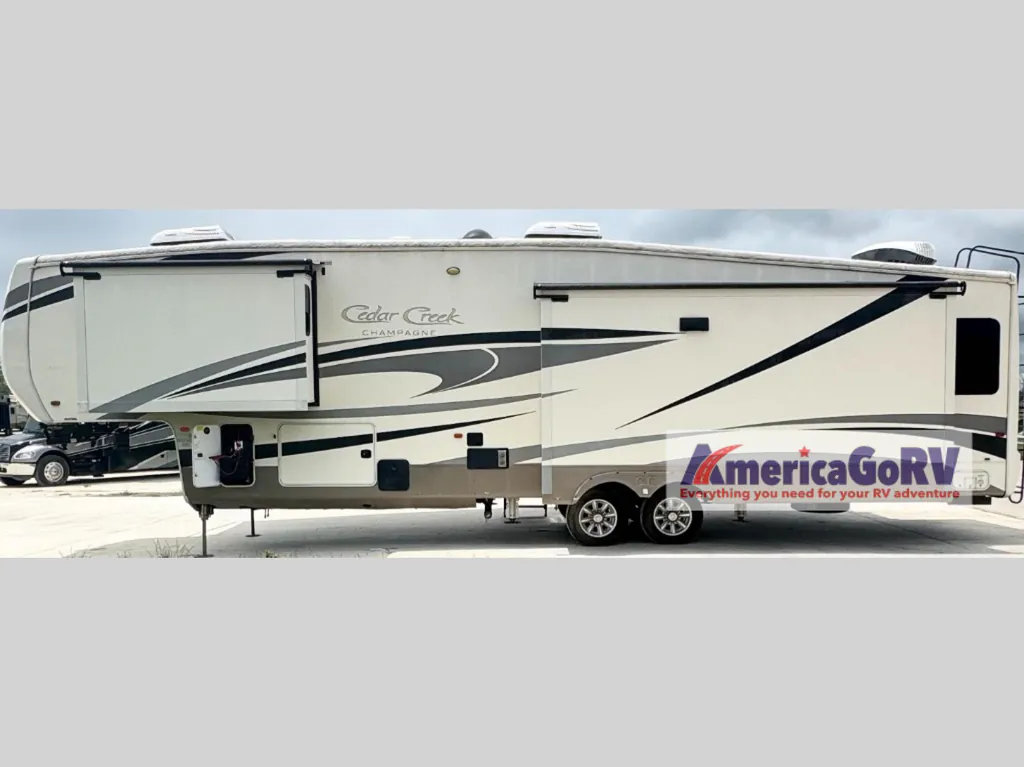 2018 Forest River Cedar Creek Champagne Edition 38EL, Photos photo 5