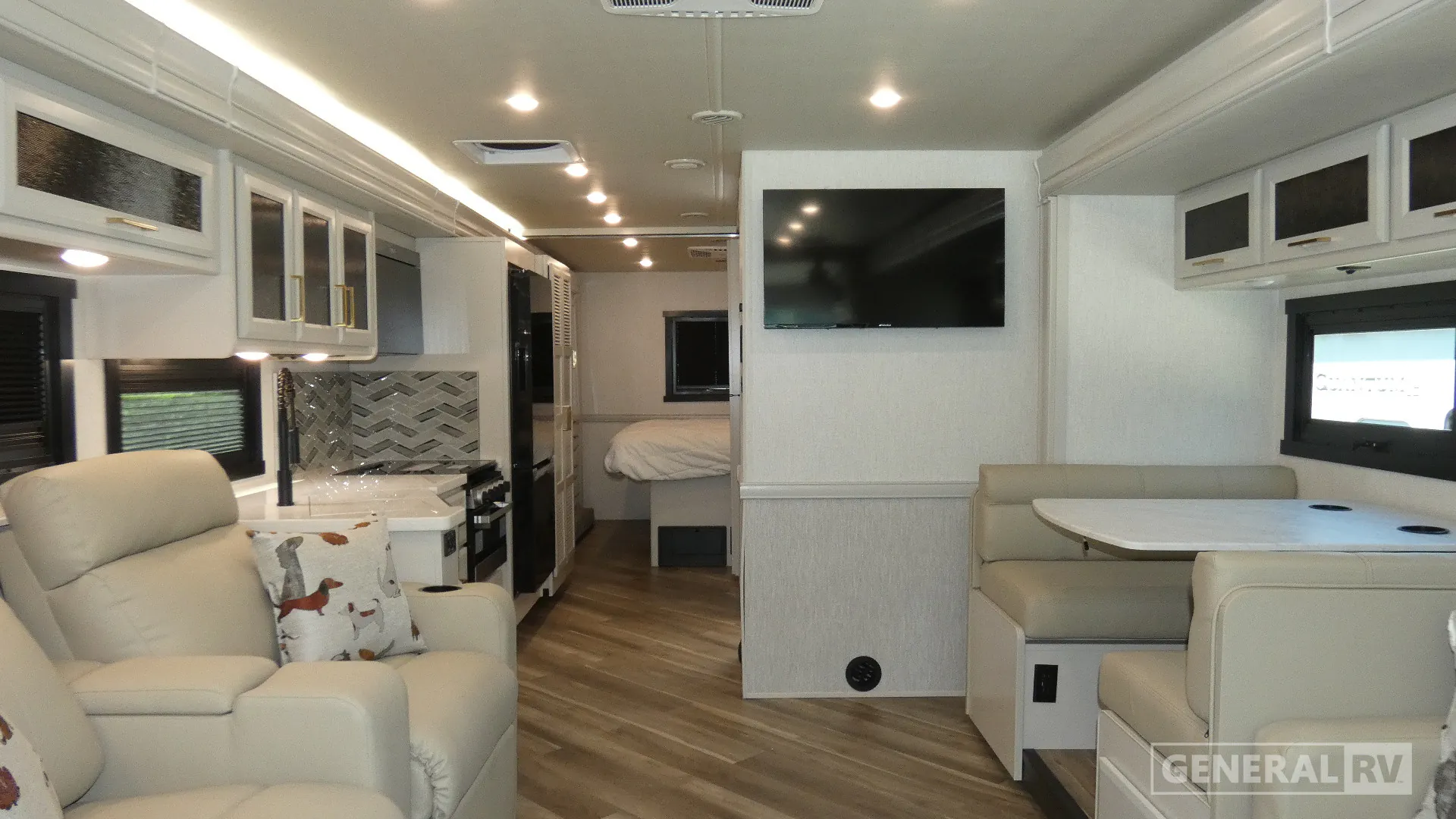 2027 Fleetwood Fortis 35R - Photo 3