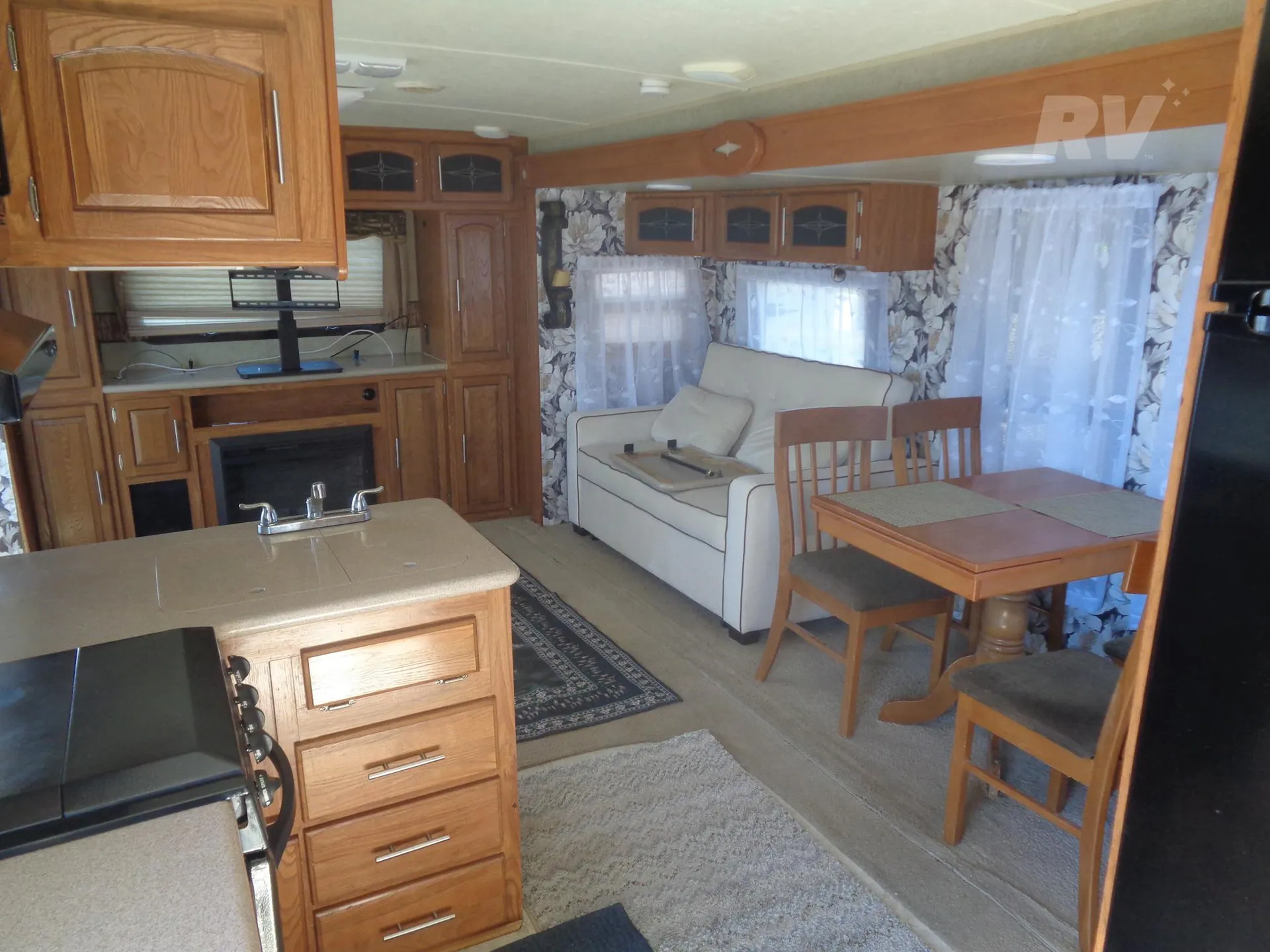 2013 Forest River Rockwood Signature Ultra Lite 8325SS - Photo 4