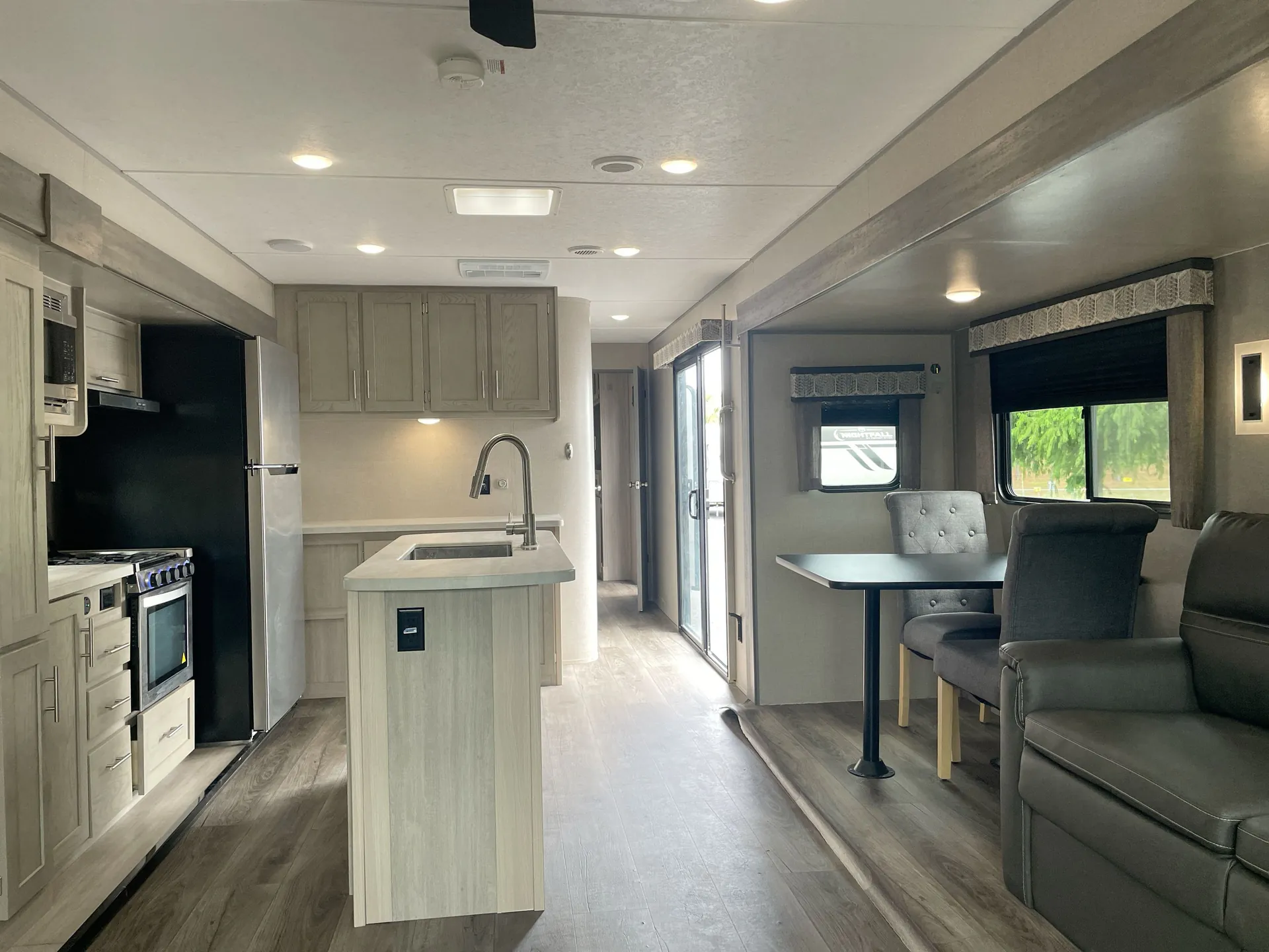 2023 Coachmen Catalina Destination 39RLTS — living area main