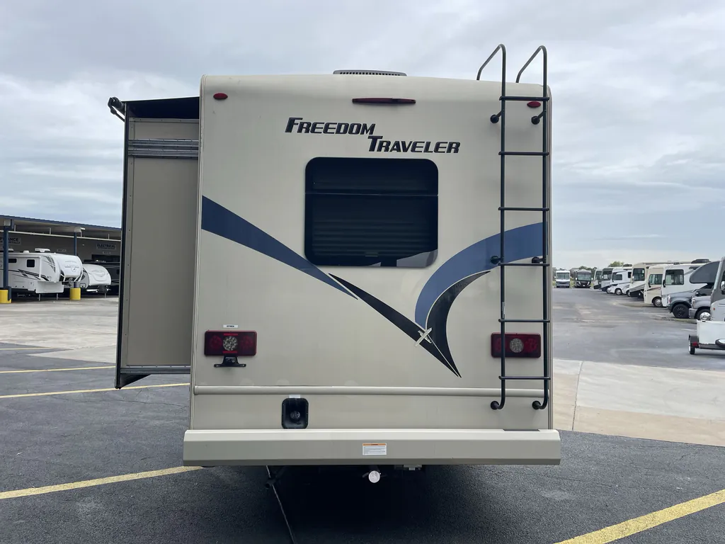 2022 Thor Motor Coach Freedom Traveler A32, Photos photo 7