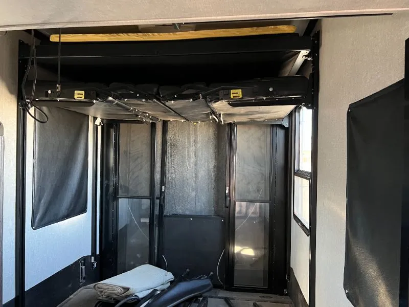 2019 Keystone Raptor 423, Photos photo 7