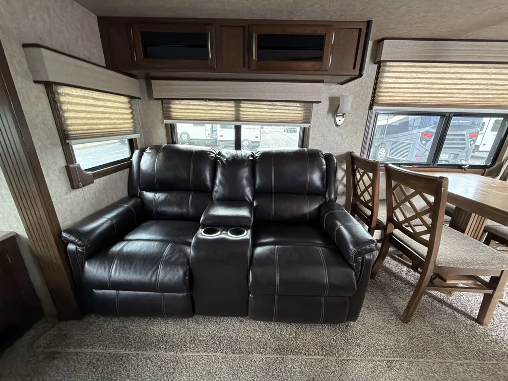 2017 Prime Time Crusader 295RST, Photos photo 9