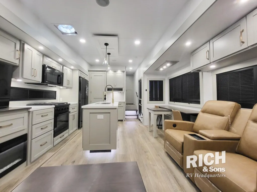 2026 Brinkley Model Z 3600, Photos photo 26