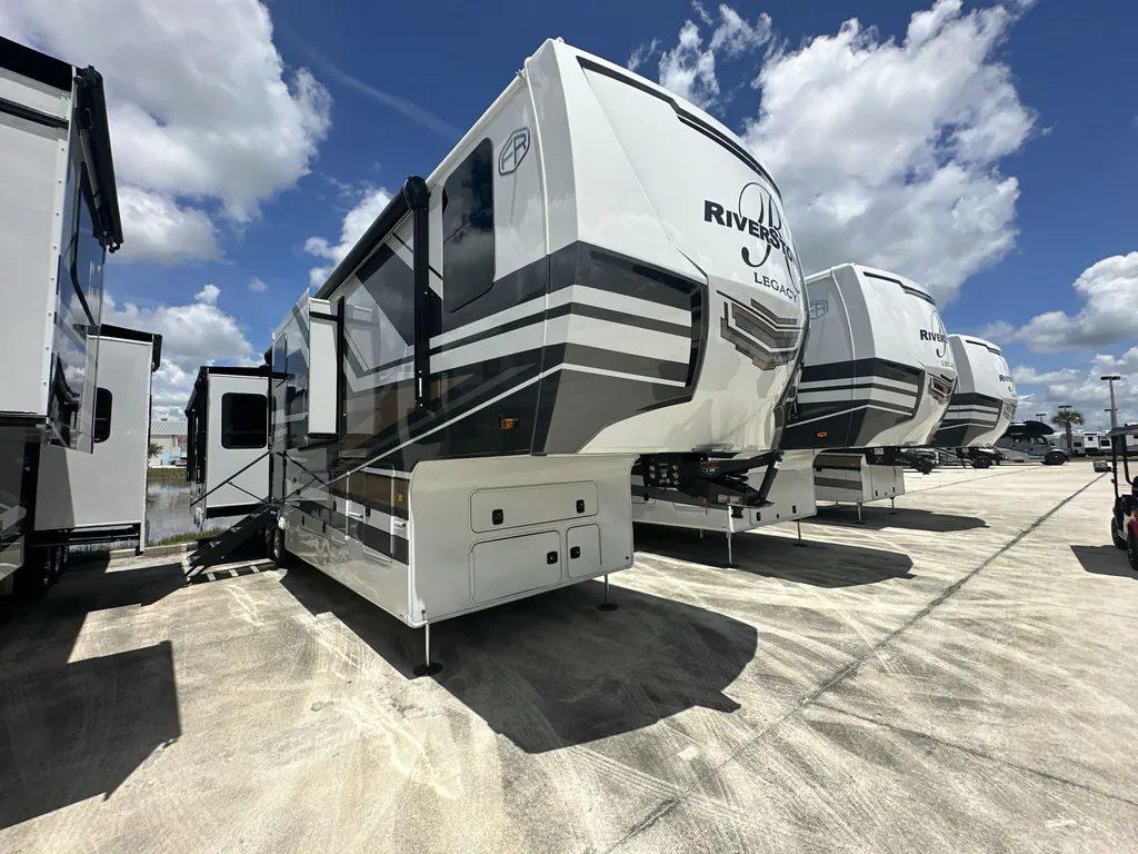 2026 Forest River Riverstone Legacy 43BFC, Photos photo 4