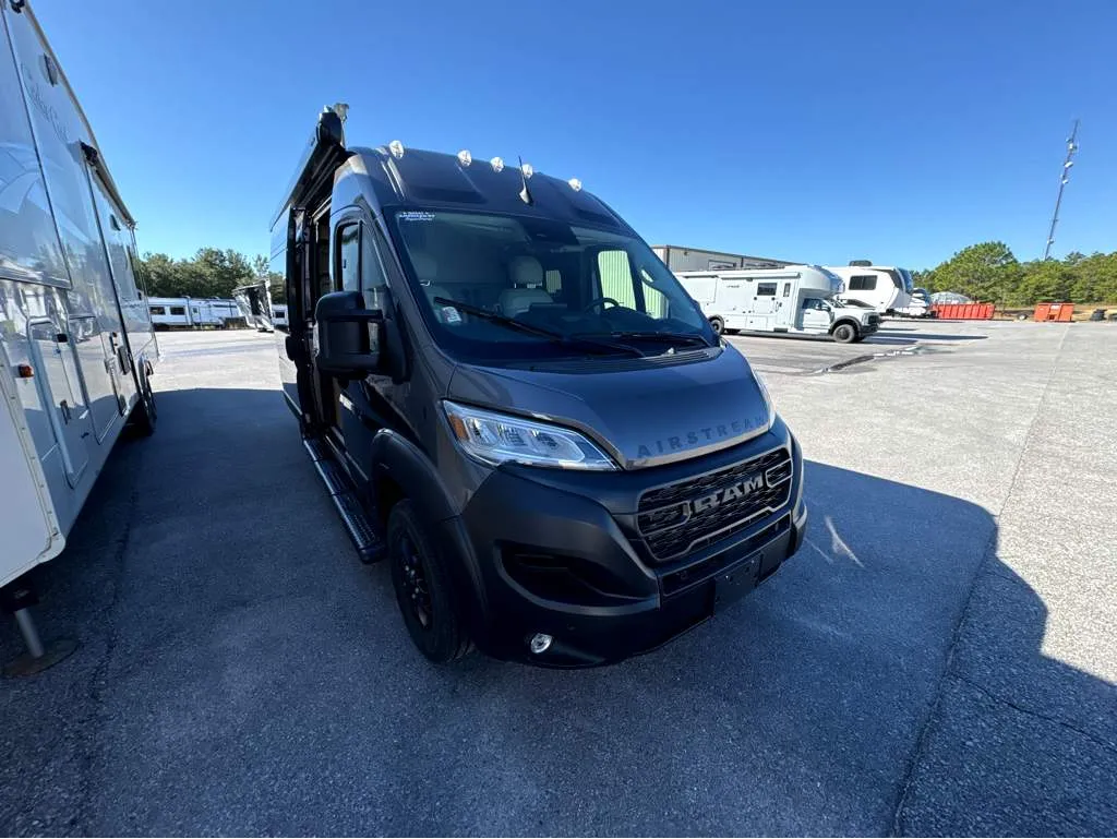 2026 Airstream Rangeline BASE - Photo 2