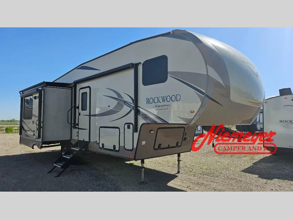 2019 Forest River RV Rockwood Signature Ultra Lite 8289WS - Photo 3