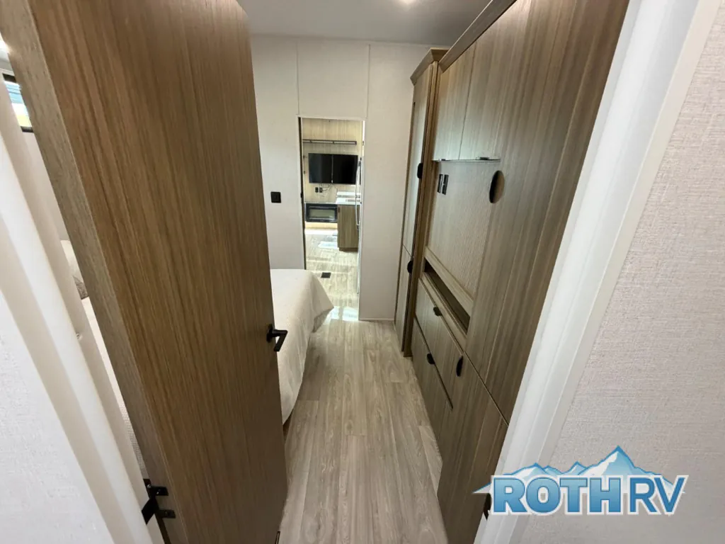 2027 Forest River Salem Villa 42DMS, Photos photo 21