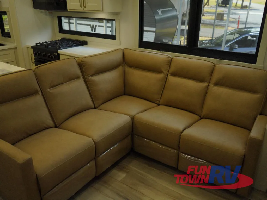 2027 Brinkley Model G 3970, Photos photo 25