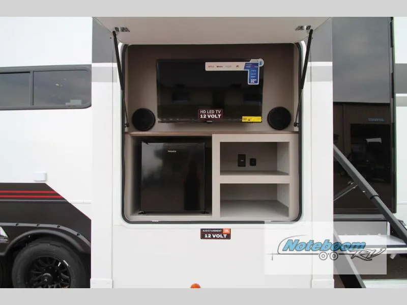 2026 Alliance RV Valor 40V13 - Photo 4