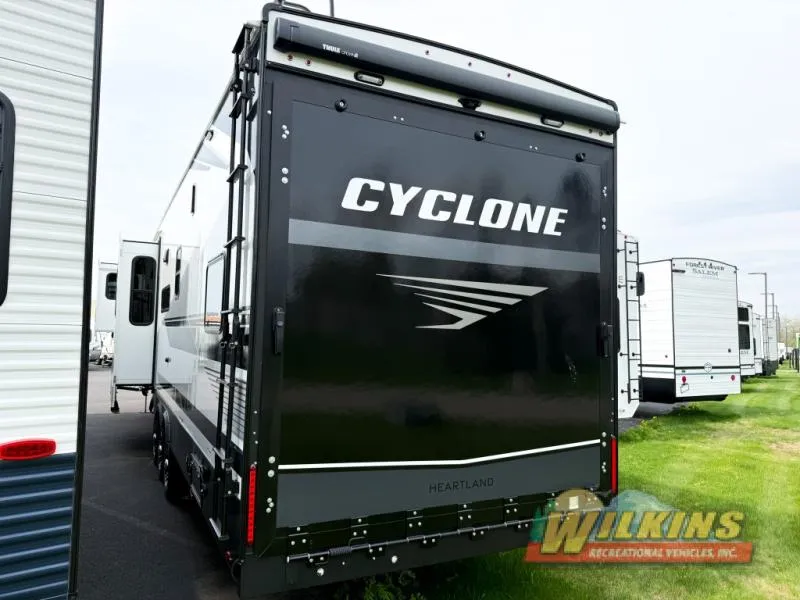 2026 Heartland Cyclone 3913 - Photo 4