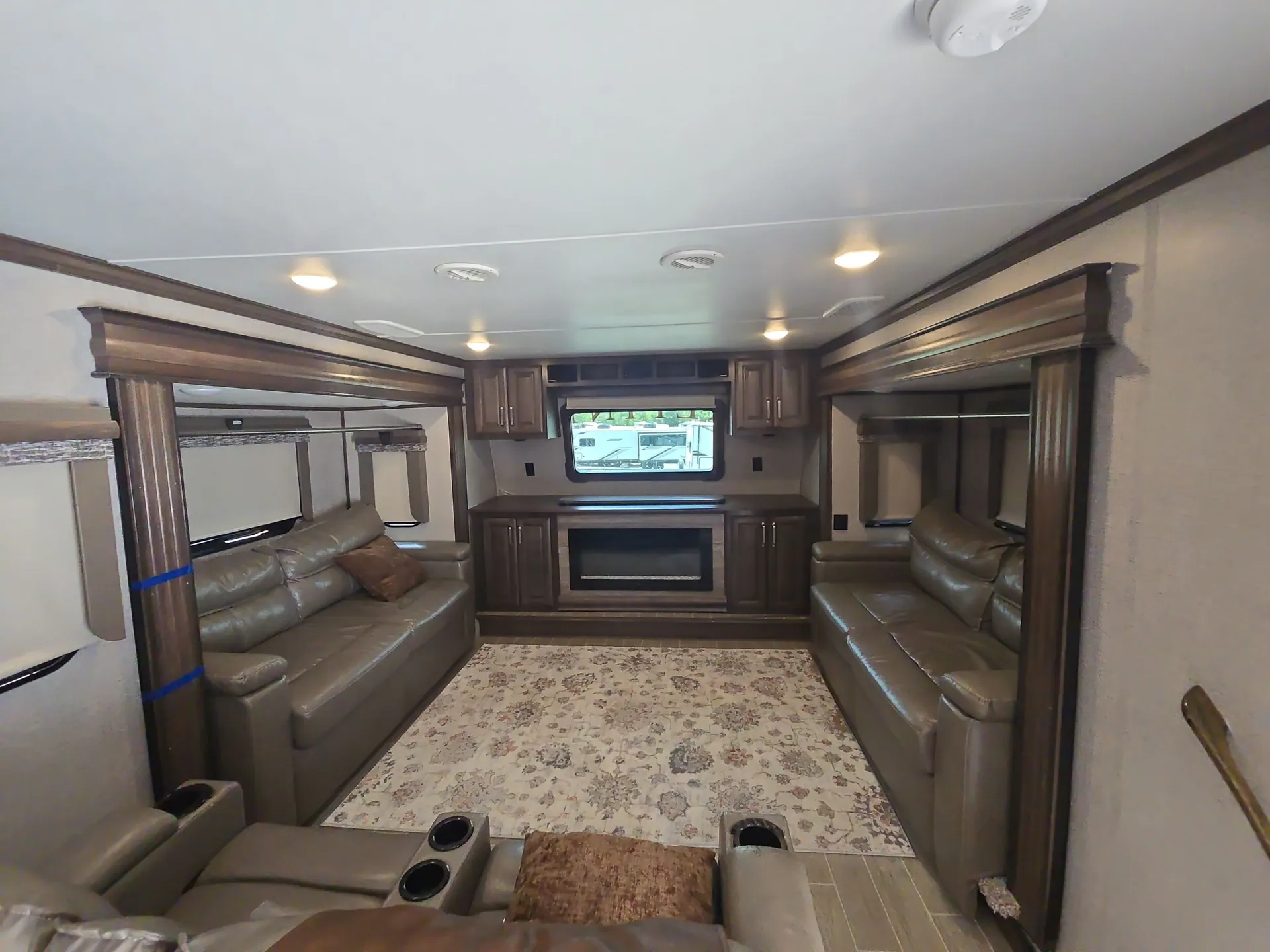 2020 Keystone Alpine 3711KP — living area main