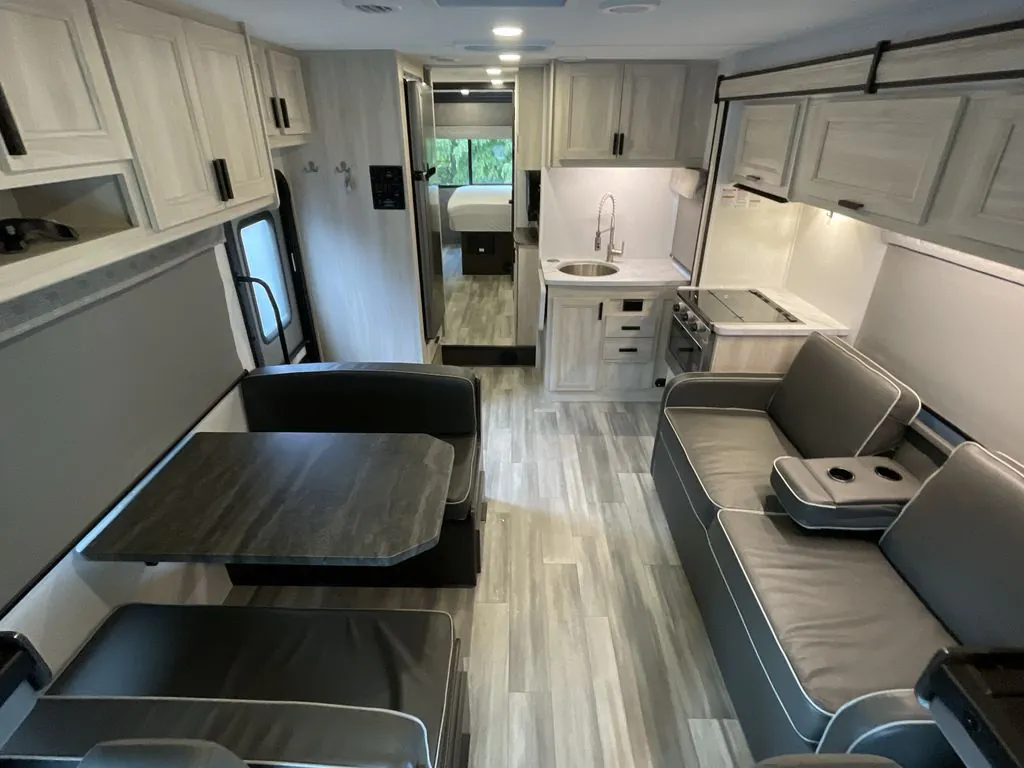 2023 Forest River Sunseeker LE 3250DSLE - Photo 3
