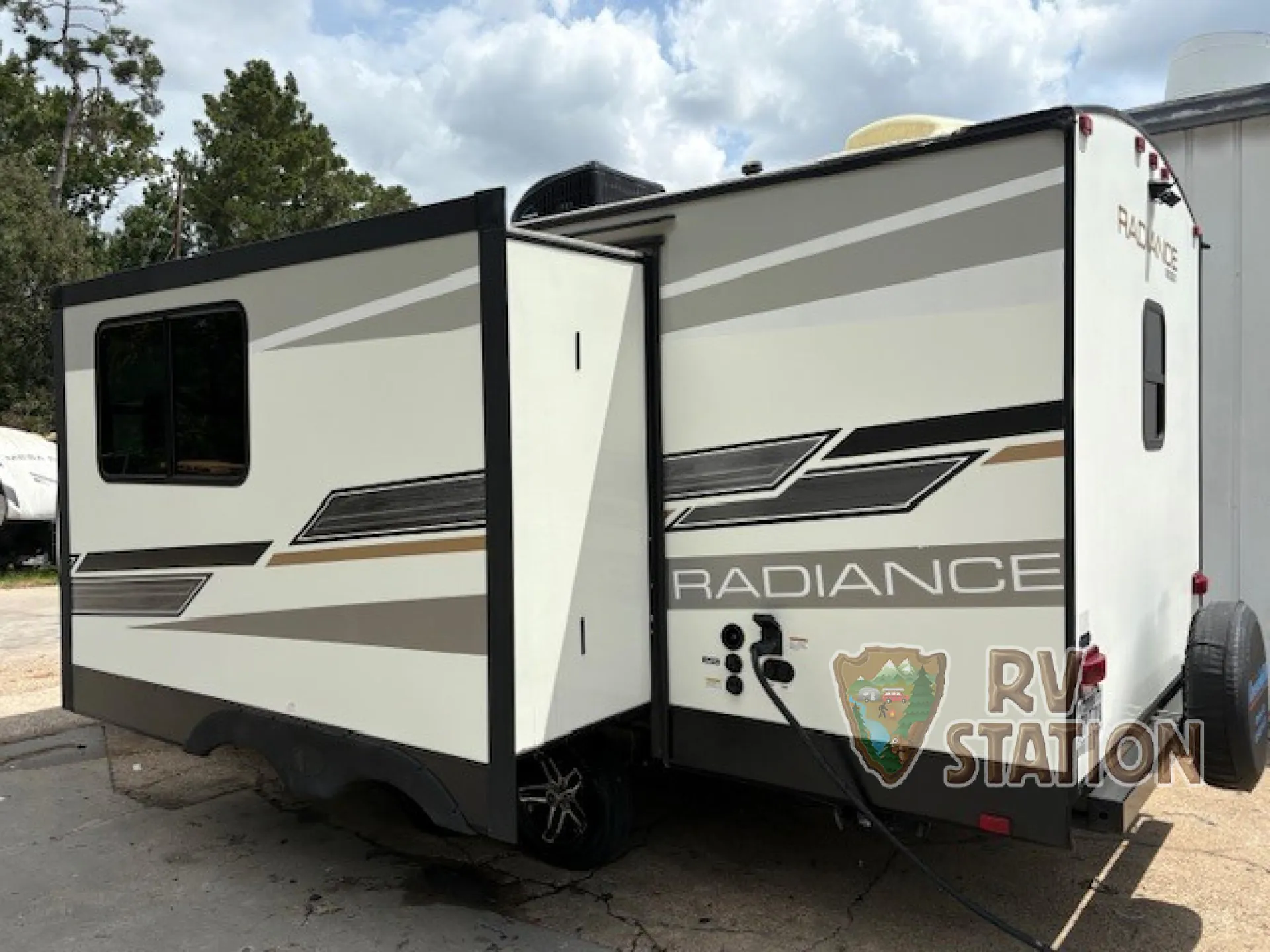 2021 Cruiser RV Radiance 21RB - Photo 4