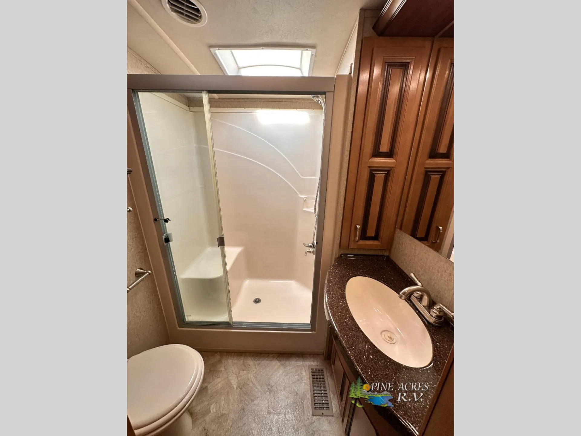 2016 Forest River Cedar Creek 36CKTS — Photo 5
