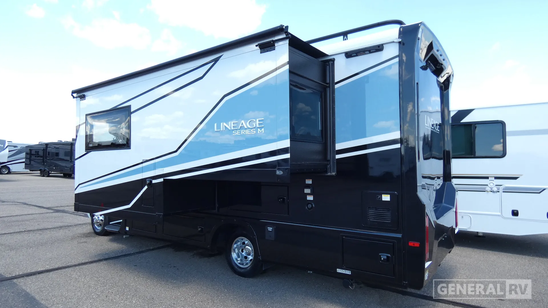 2026 Grand Design Lineage Series M 25FW - Photo 4