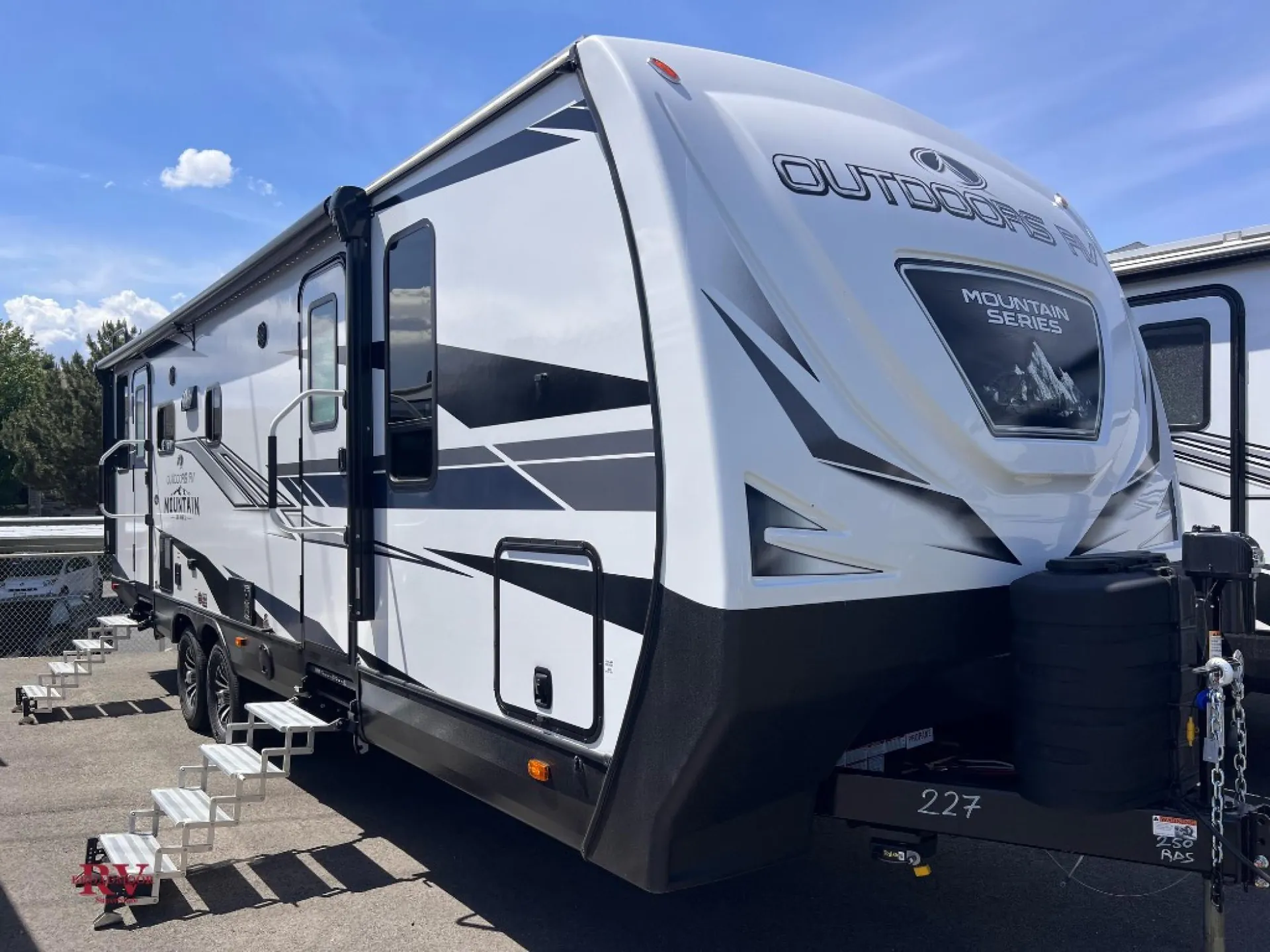2026 Outdoors RV Black Stone Mountain Series 250RDS - Photo 2