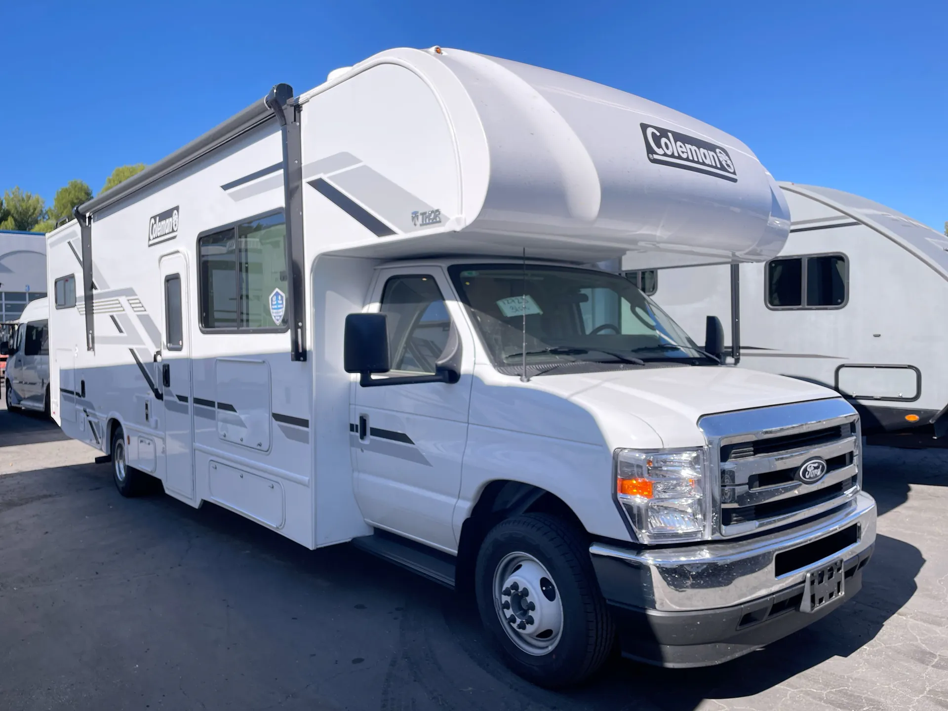 2026 Thor Motor Coach Coleman 31CM - Photo 2