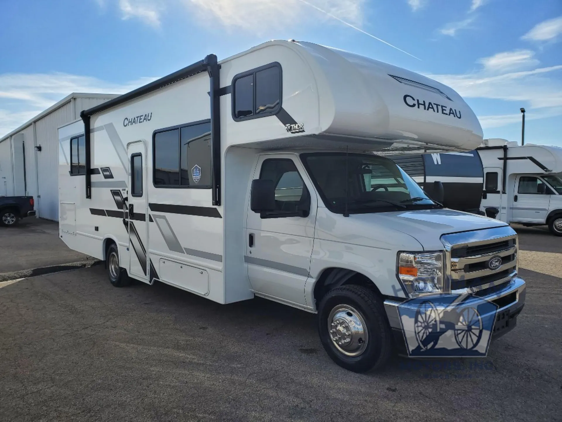 2026 Thor Motor Coach Chateau 28G - Photo 2