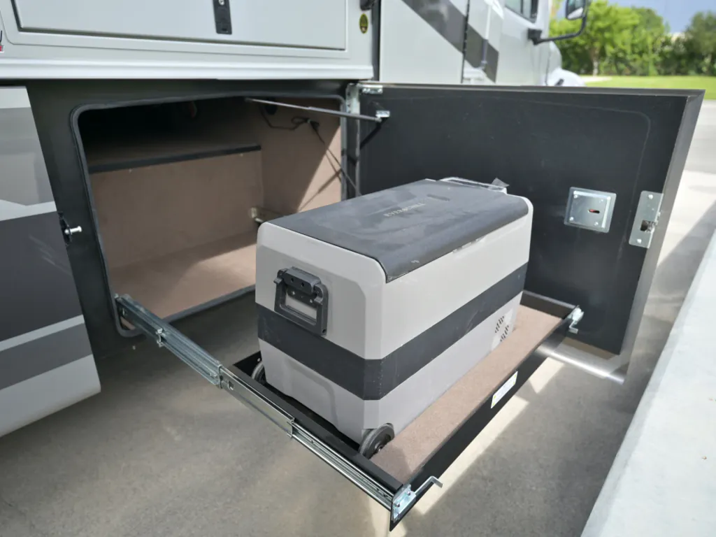 2027 Entegra Coach Accolade 37K, Photos photo 38