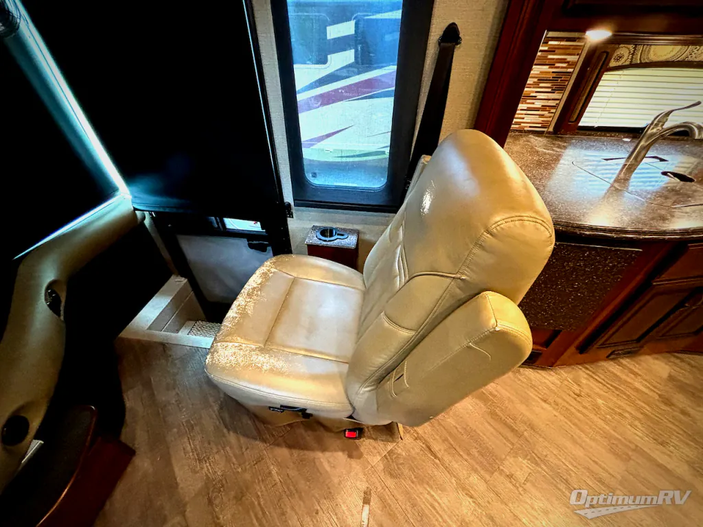 2017 Fleetwood Pace Arrow LXE 38K, Photos photo 9