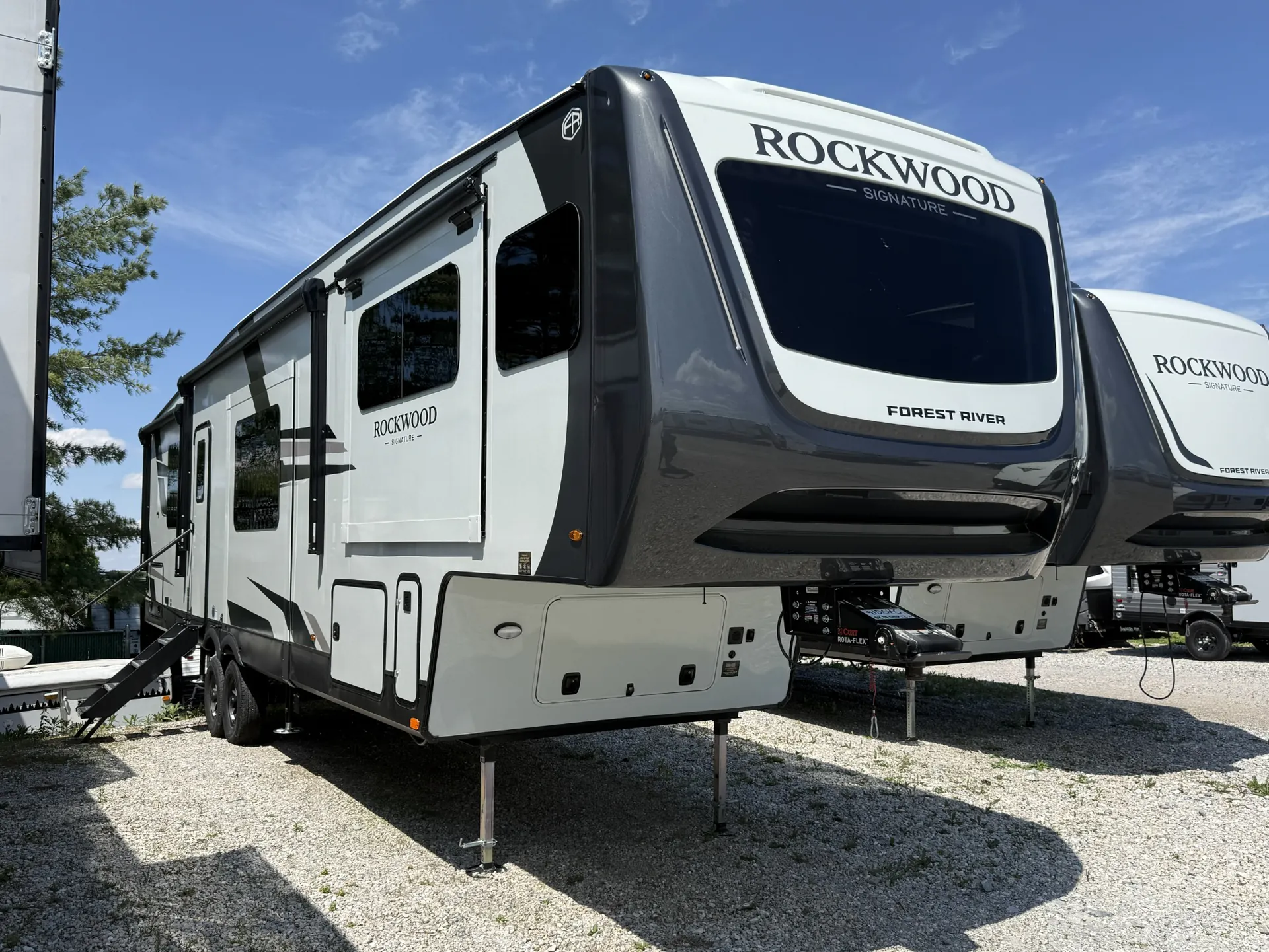 2026 Forest River Rockwood Signature 402SFL - Photo 2
