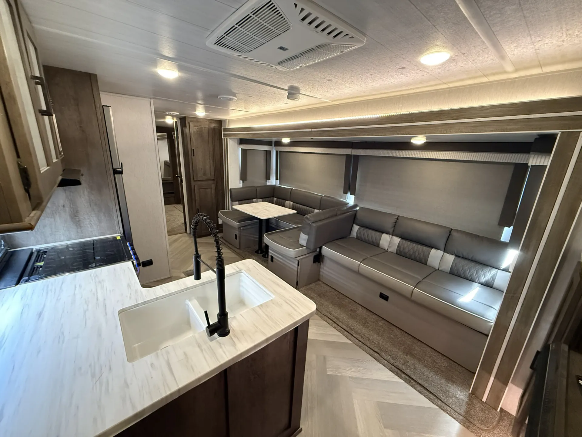 2022 Forest River Salem 31KQBTS