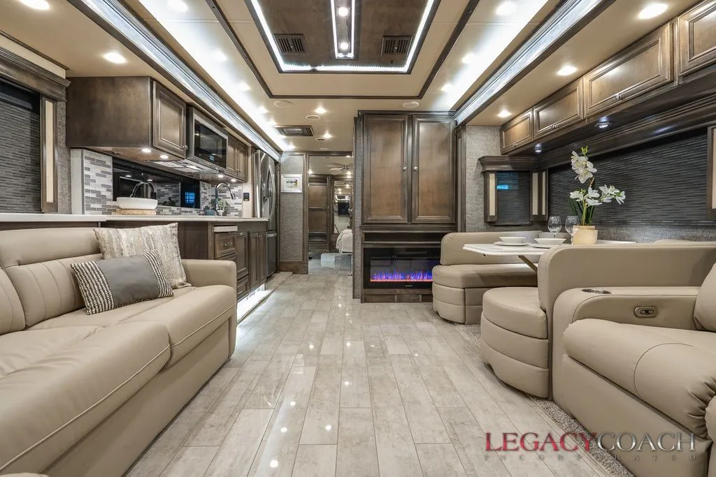 2022 Tiffin Phaeton 36 SH - Photo 3