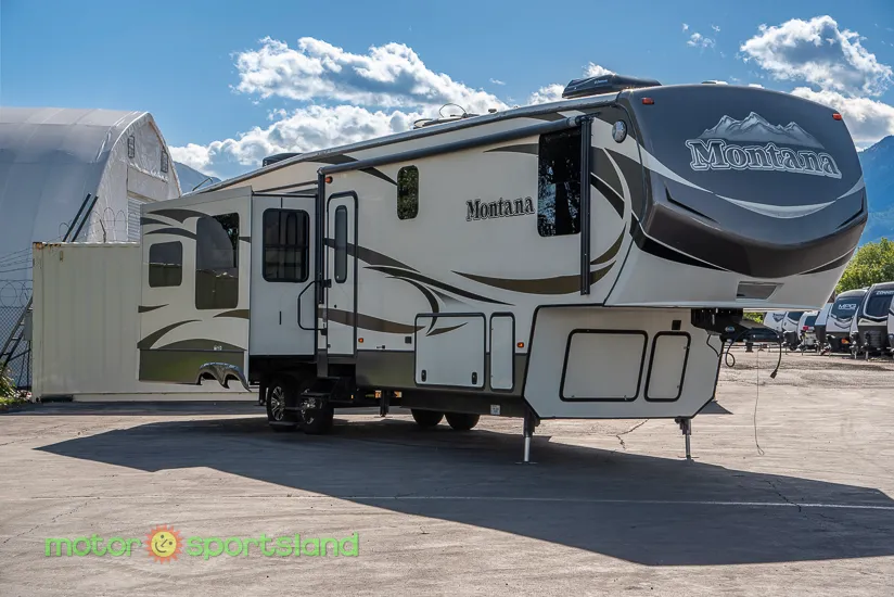 2016 Keystone Montana 3582RL - Main photo