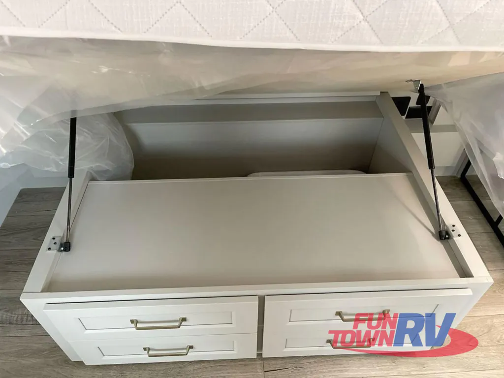 2026 Brinkley Model G 4150, Photos photo 29