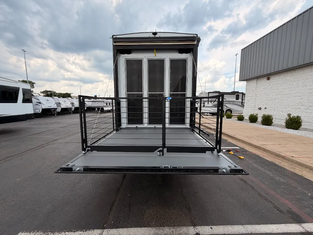 2027 Brinkley Model G 3970, Photos photo 6