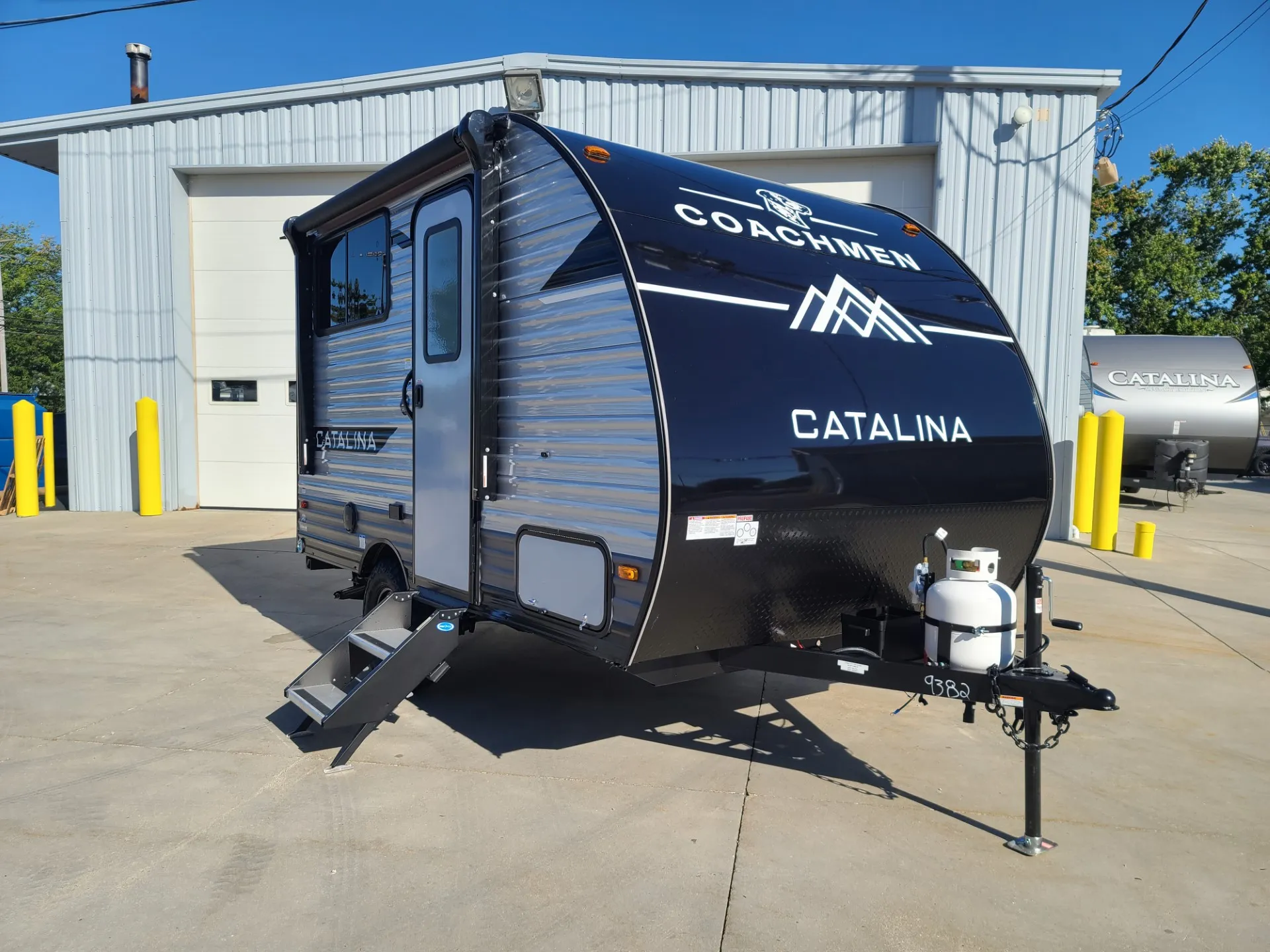 2027 Coachmen Catalina 333DBDSCK - Photo 3
